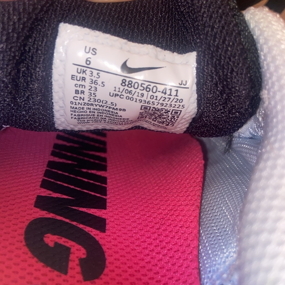 Nike Pegasus 34 Shoes - Picture 9 of 10